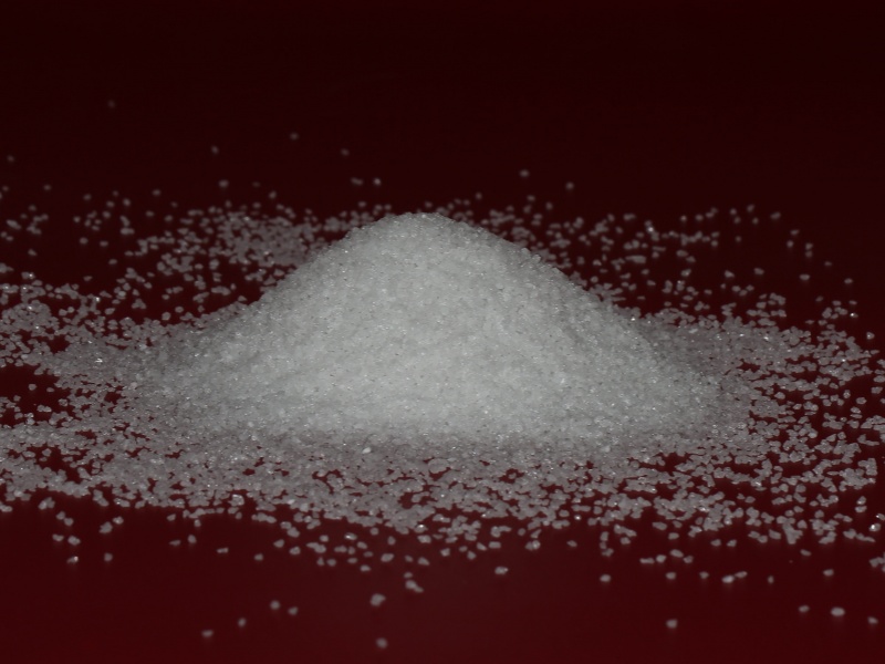 白剛玉砂粒形特征對拋光效果的影響